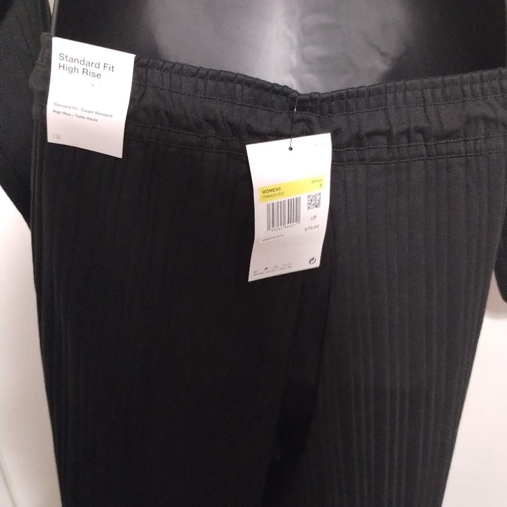 Nike Women's Black Track Pants & Cropped Sweatshirt Set - Picture 5 of 12